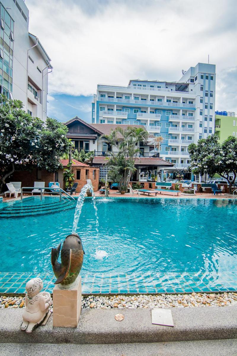 Sutus Court 7 Hotel Pattaya Exterior foto