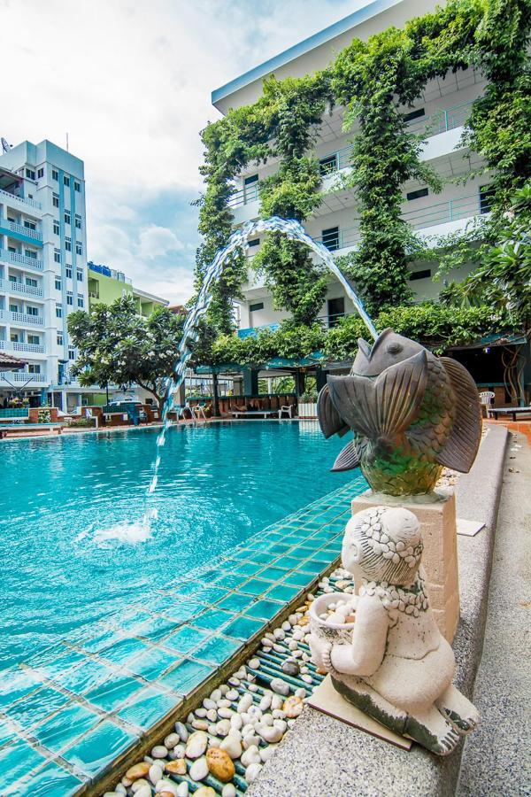 Sutus Court 7 Hotel Pattaya Exterior foto