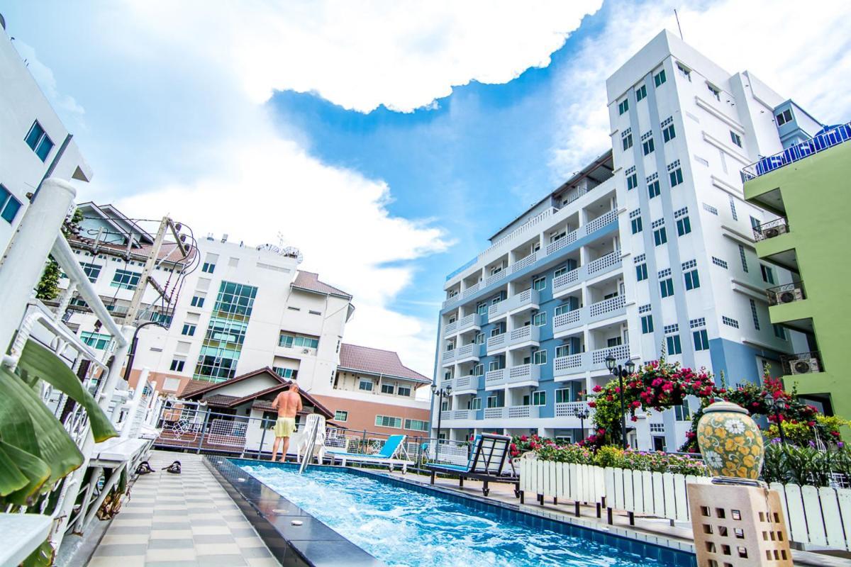 Sutus Court 7 Hotel Pattaya Exterior foto